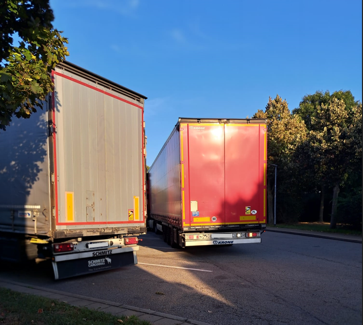 parkende LKWs